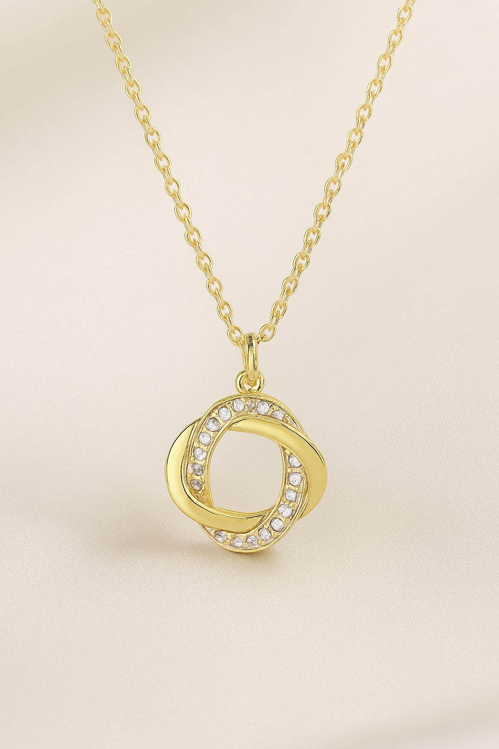 Gouden Infinity Cirkel Ketting met Zirkonia Steentjes