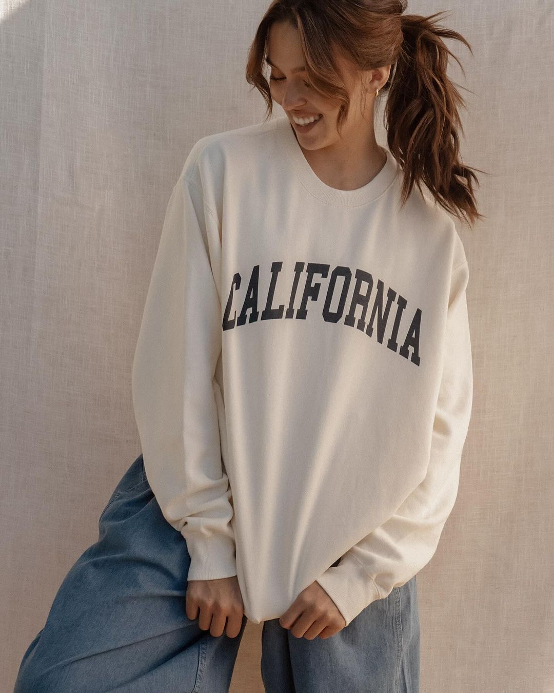 California & Malibu Sweater – Casual Oversized Trui met Vintage Letterprint